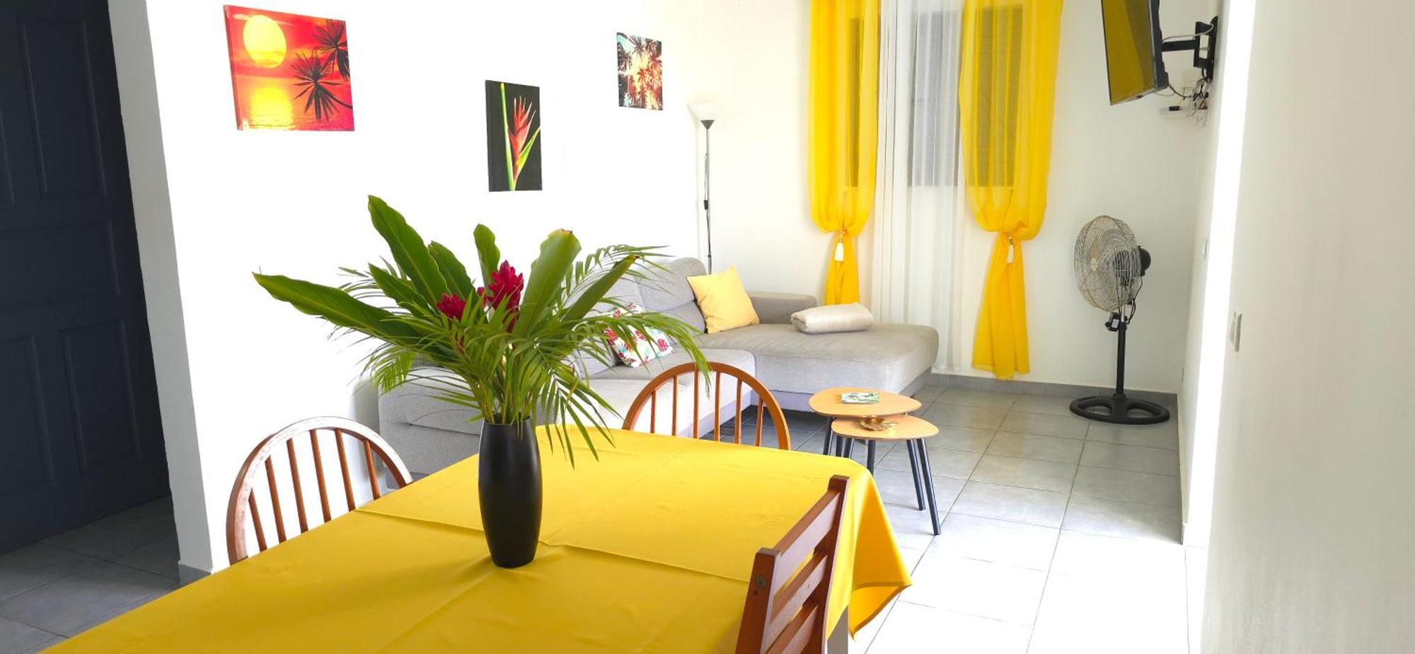 Maison Laurencia - Appartement Au Rez-De-Chaussee Avec Jardin Sainte-Anne  Exterior photo